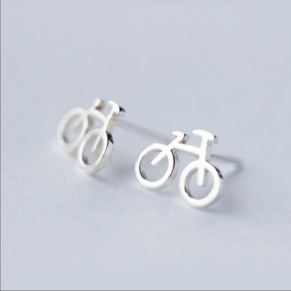 Sterling Silver bicycle earrings 🚴‍♀️